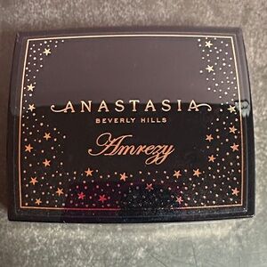 Anastasia Beverly Hills x Amrezy Highlighter – Discontinued – Authentic
